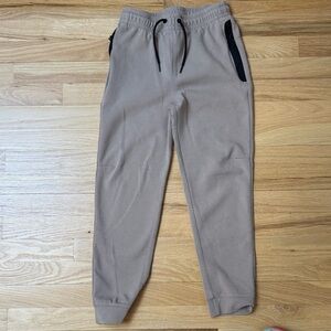 Old Navy Active Dynamic Fleece Boys Jogger Pants in Tan